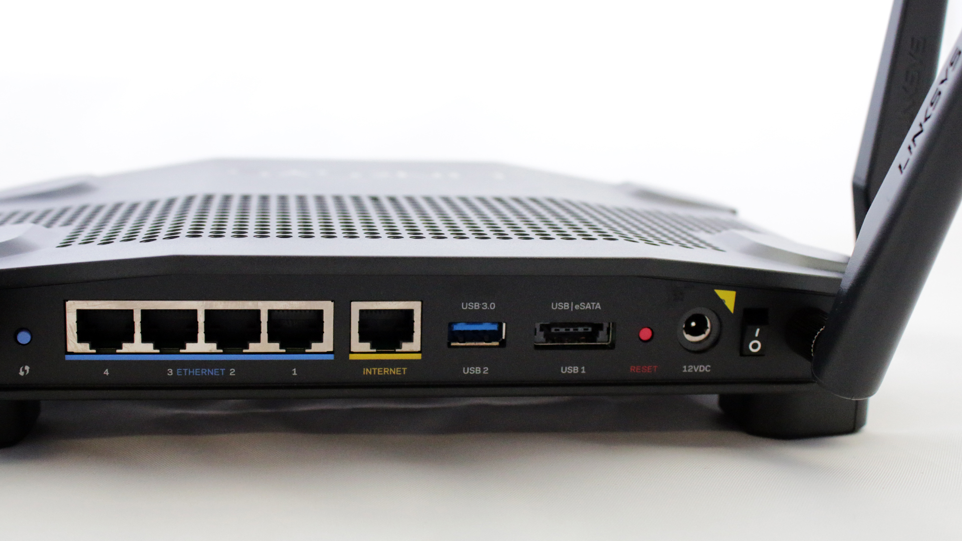 Linksys WRT 32X Gaming Router (Hardware) Review