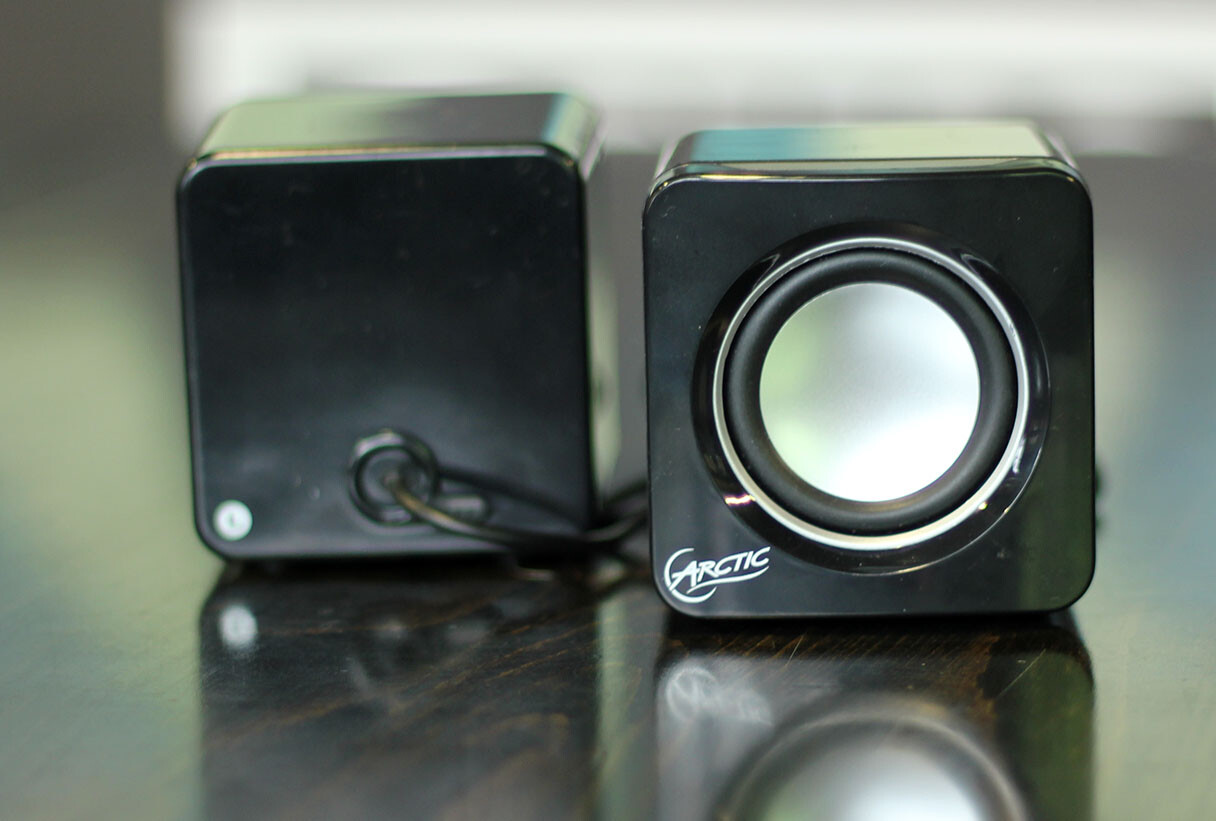 Arctic Bluetooth 4.0 Portable Speakers Review Arcticinsert2