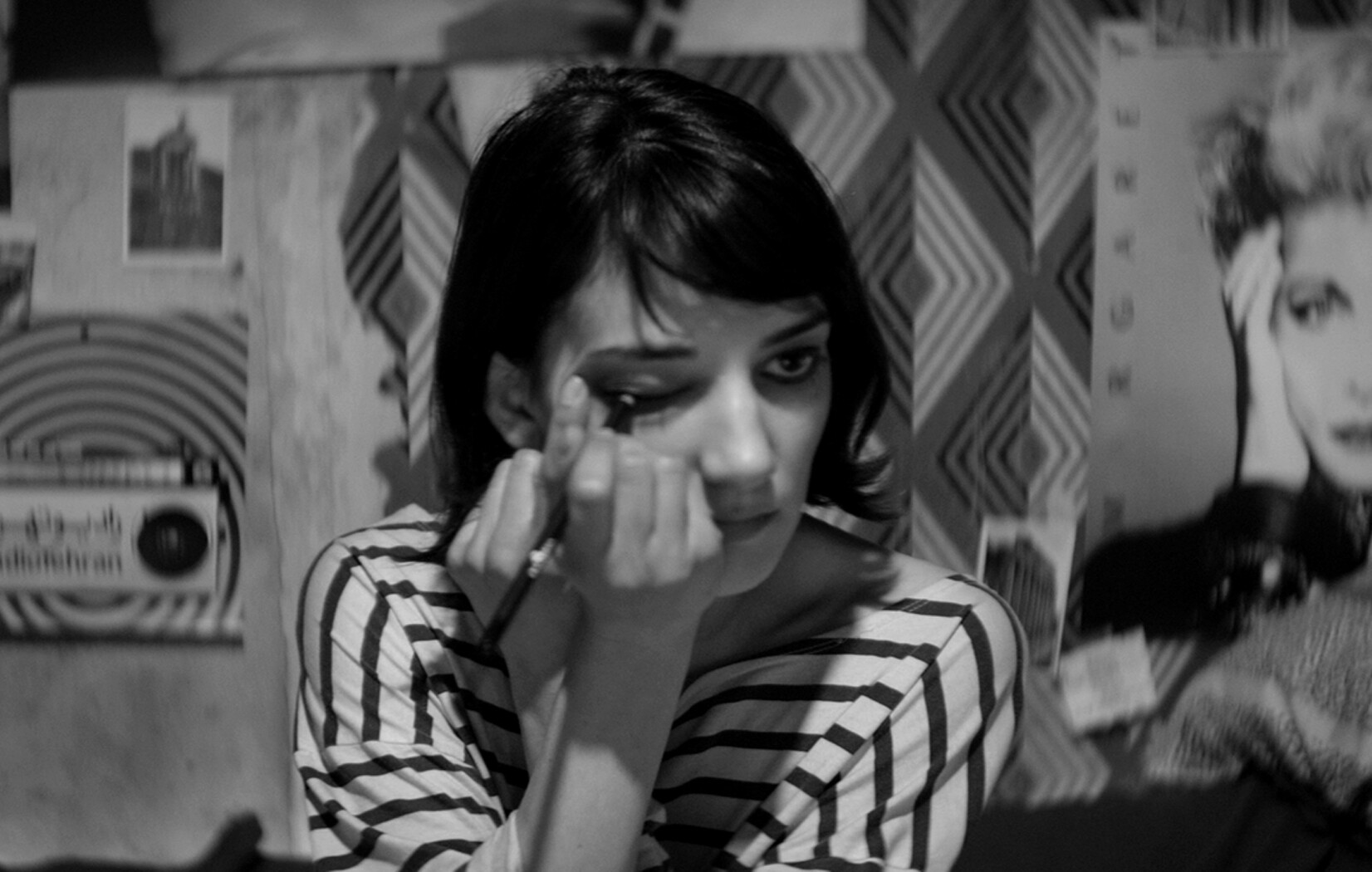 A Girl Walks Home Alone At Night (2014) Review Girlwalksinsert2