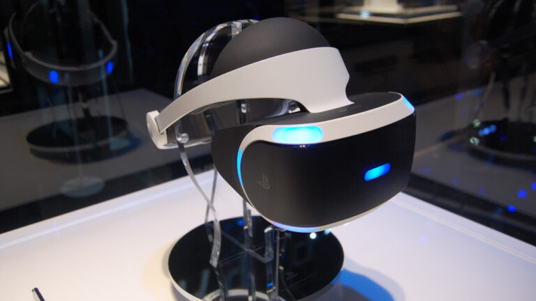 PlayStation VR to Support Non-VR Software In Some Form
