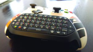 Xbox One Chatpad (Hardware) Review 4