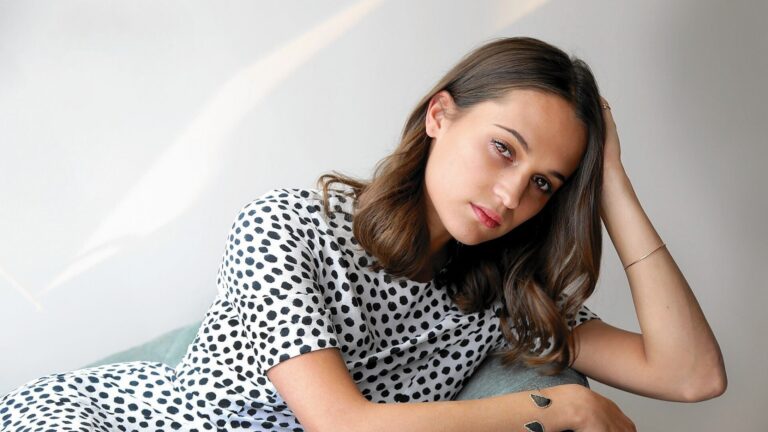 Alicia Vikander to play Lara Croft in the new Tomb Raider