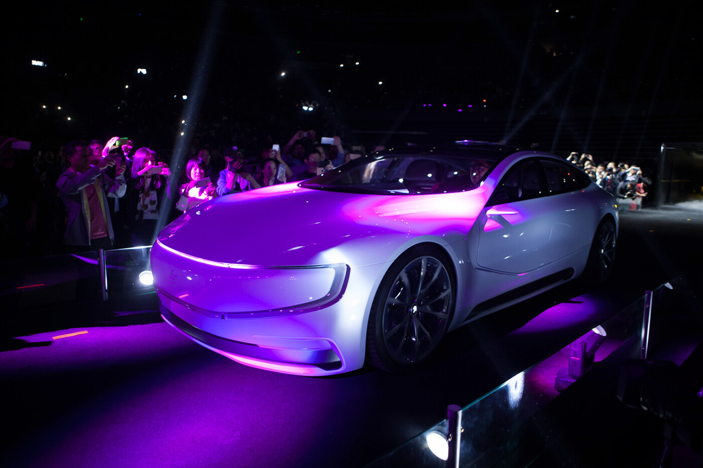 Leeco Reveals Smartphone Controlled Electric Car 2