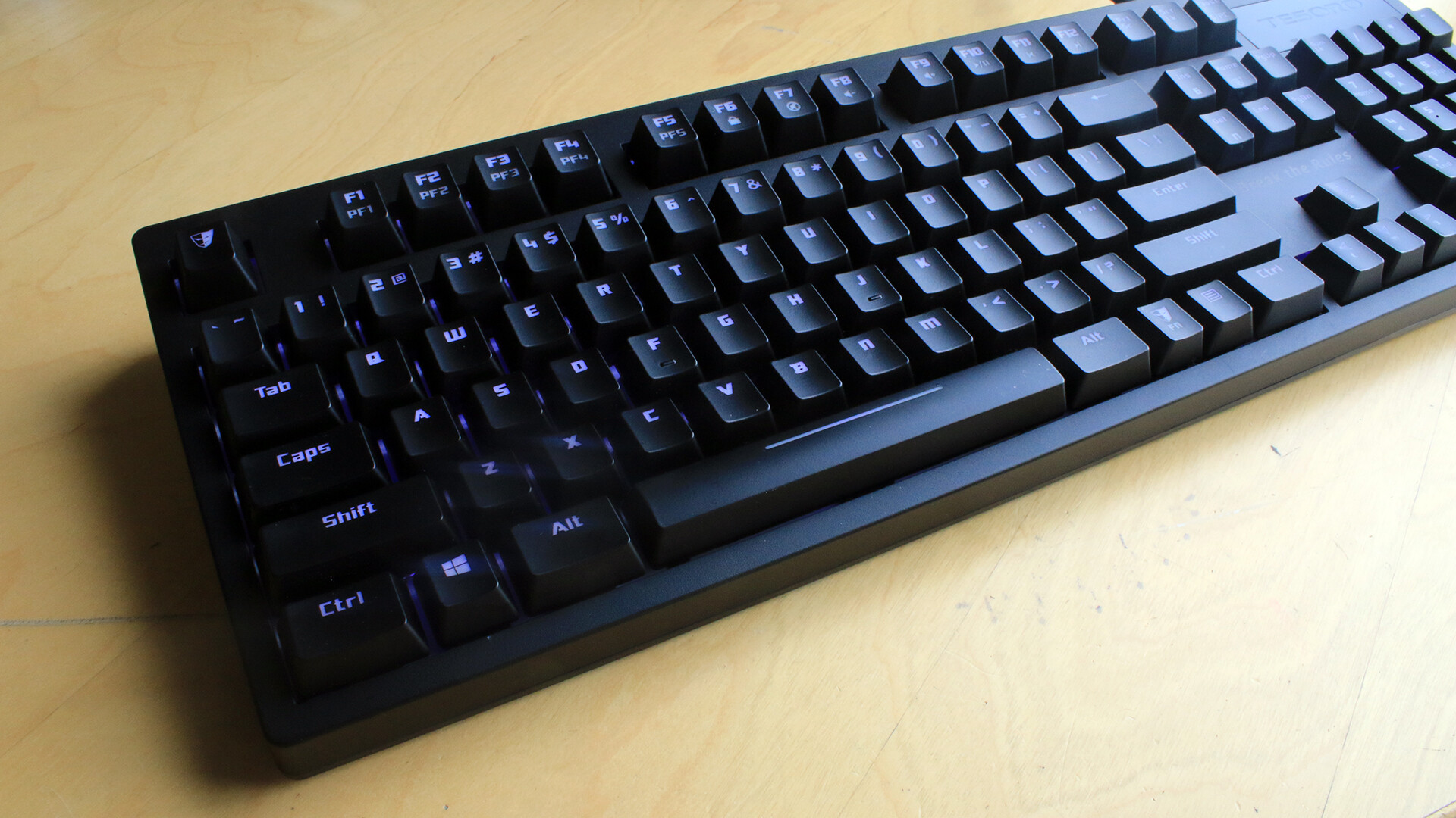Tesoro Excalibur Spectrum (Keyboard) Review 13