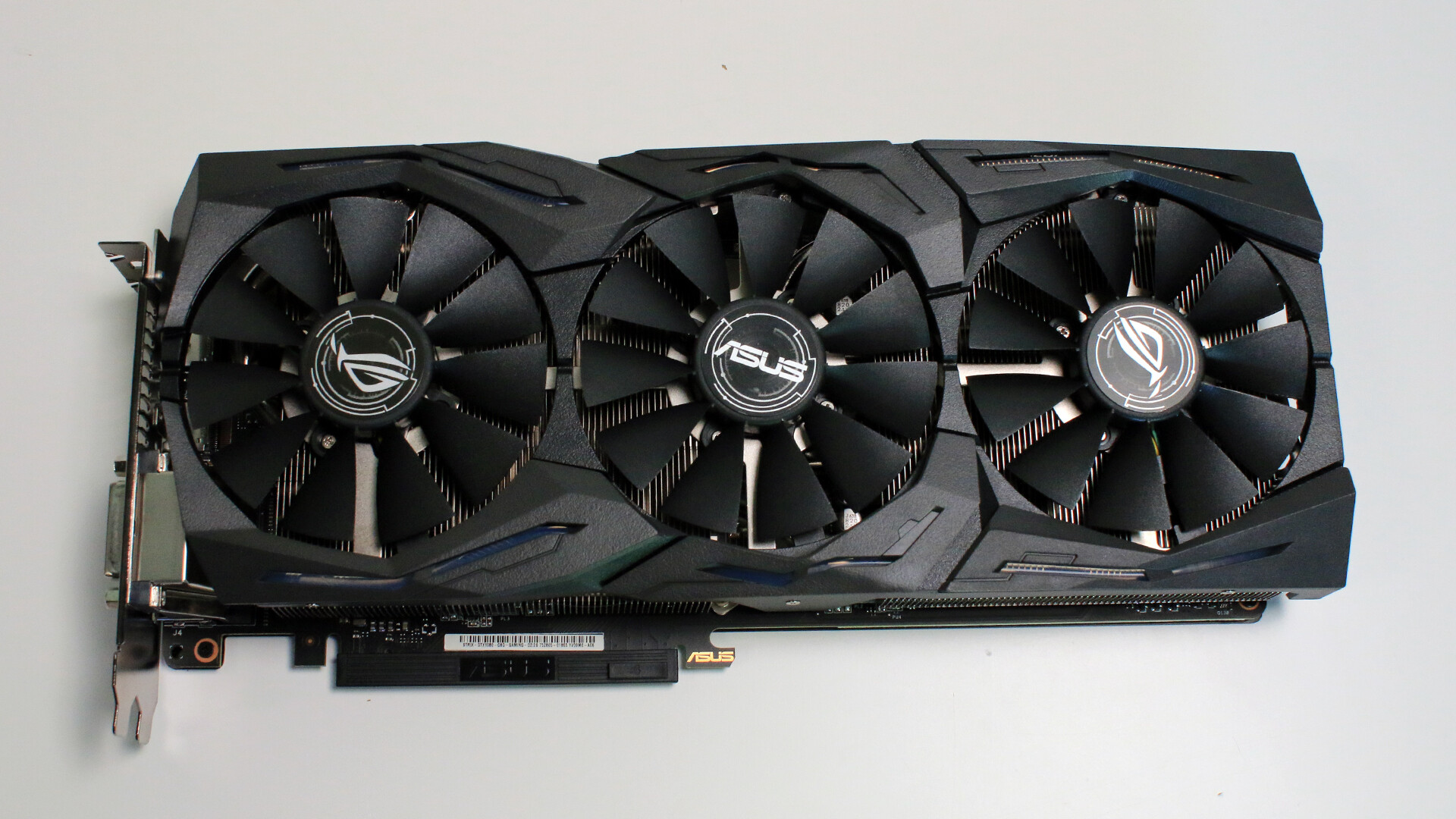 NVIDIA GeForce GTX 1080 STRIX (Hardware) Review 3