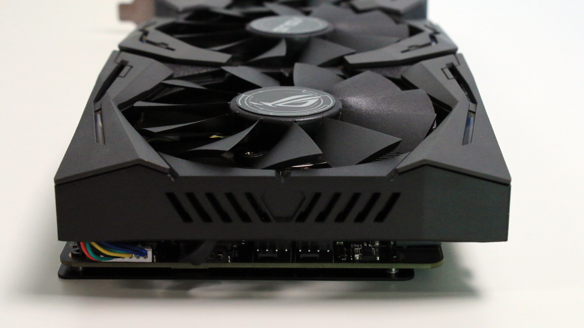 NVIDIA GeForce GTX 1080 STRIX (Hardware) Review 5