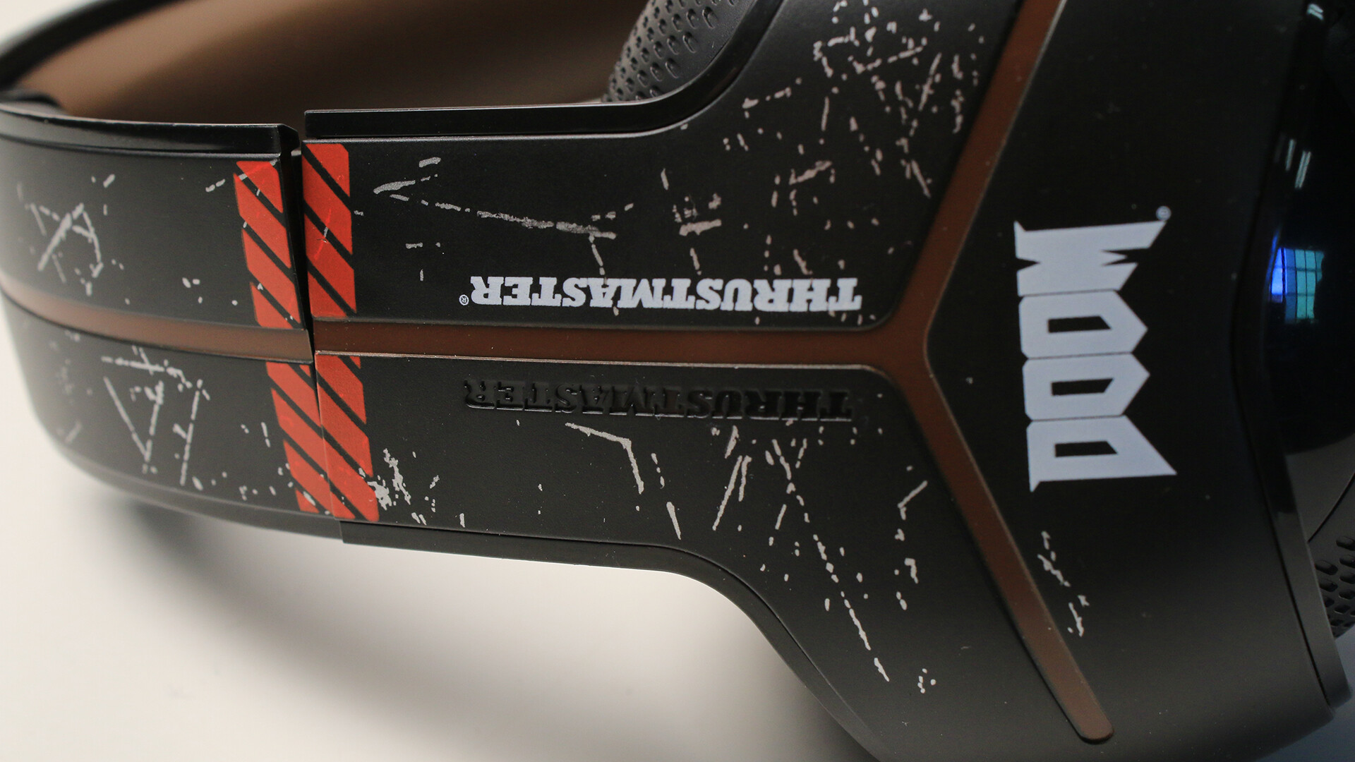 Thrustmaster Headset 300CPX Doom Edition (Hardware) Review 4