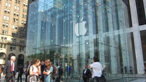 Apple Q1 2017 Earnings: Record Quarterly Sales 1