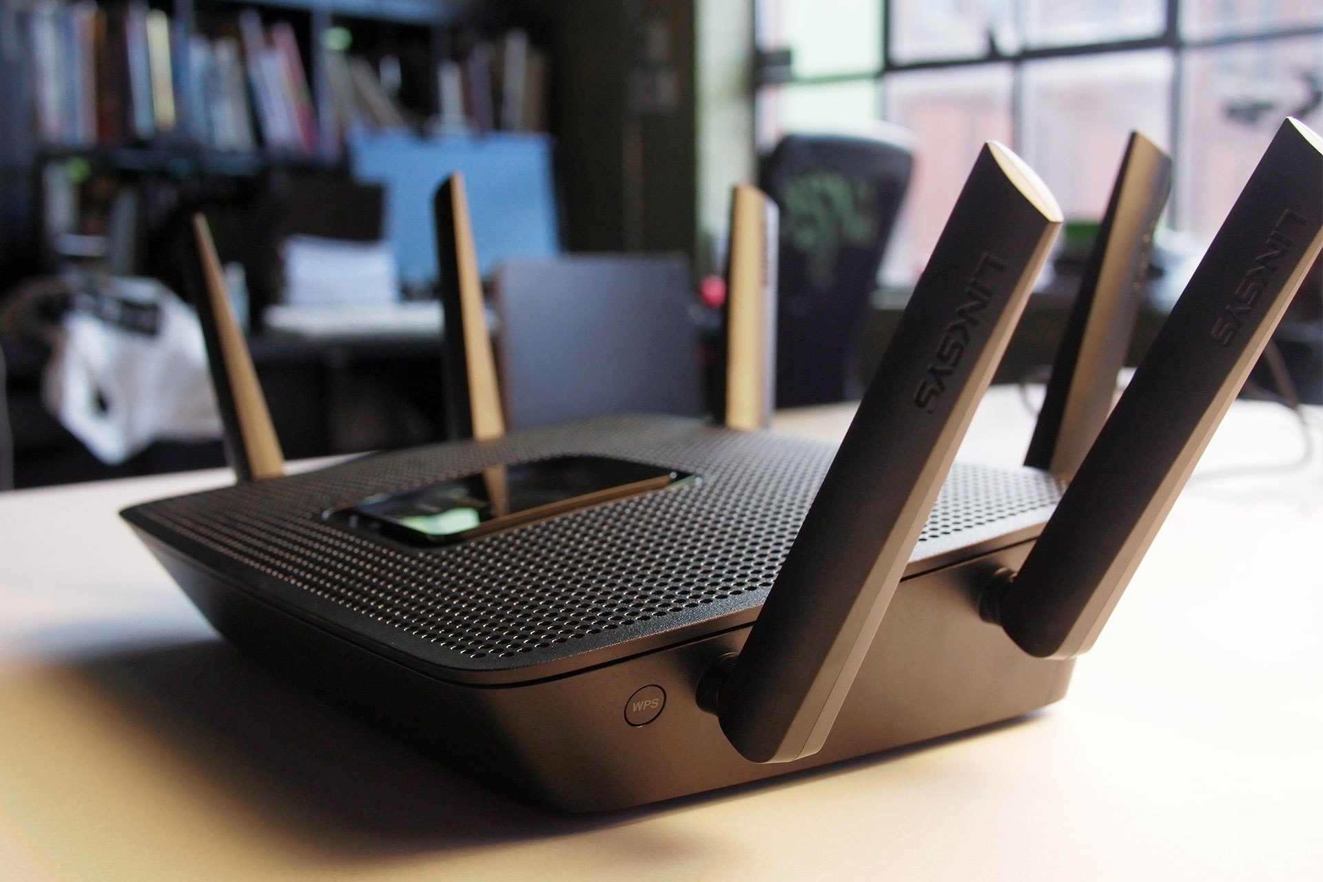 Linksys Max Stream EA9300 Hardware Review 8