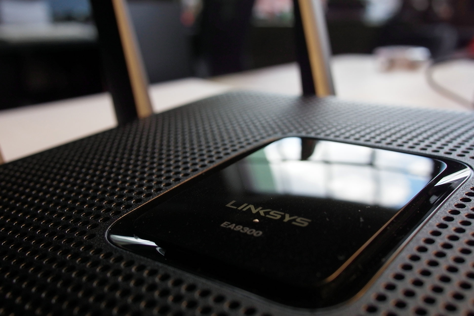 Linksys Max Stream EA9300 Hardware Review
