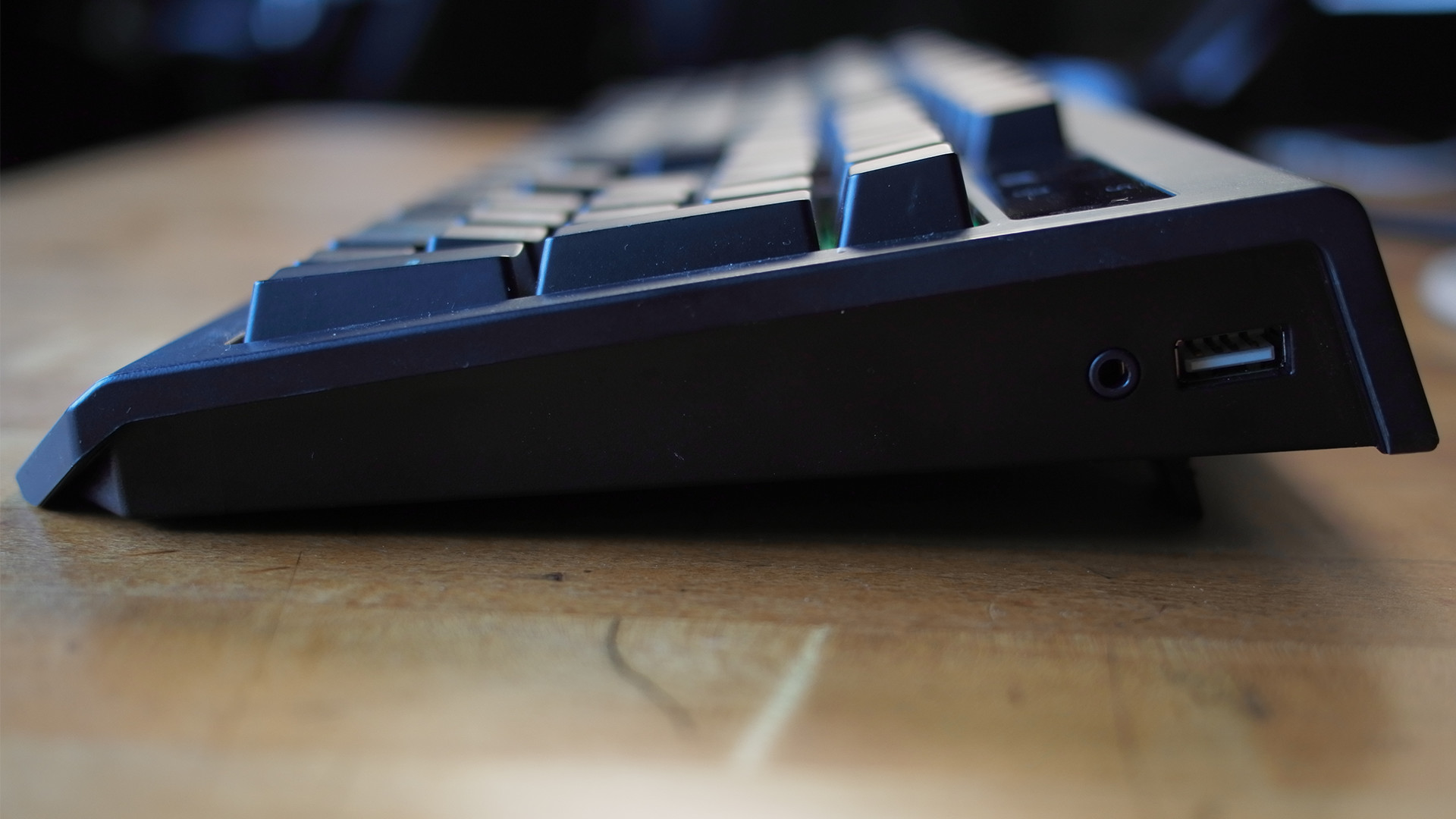 Razer Blackwidow Chroma V2 (Hardware) Review - The Complete Package 1