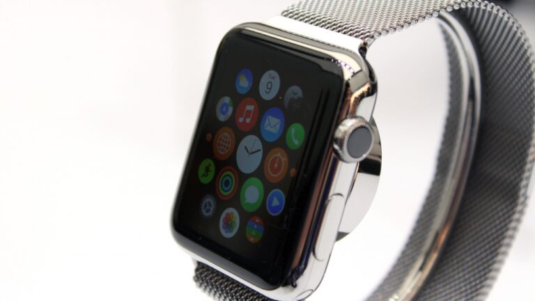 Apple Advances Wearable Tech With the Apple Watch Series 3