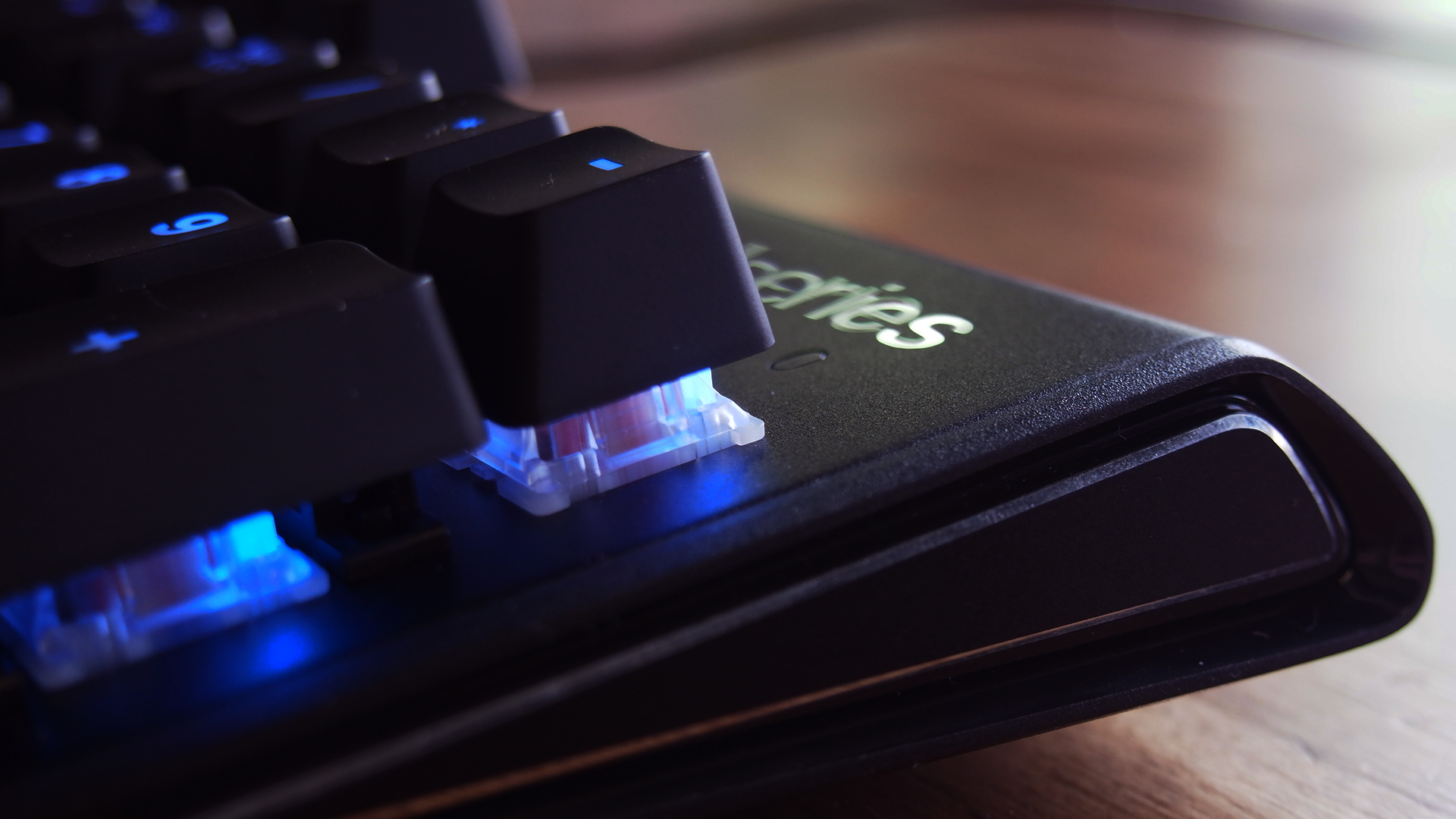 SteelSeries Apex M750 (Mechanical Keyboard) Review CGMagazine