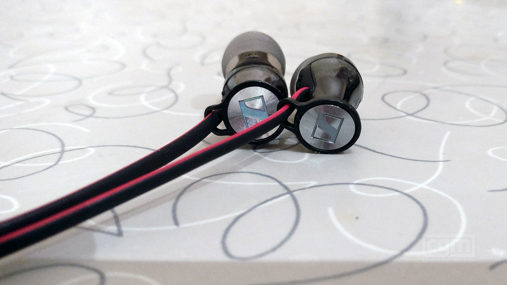 Sennheiser Hd1 In-Ear Bluetooth Headphones Review: Sennheiser Does It Again 2