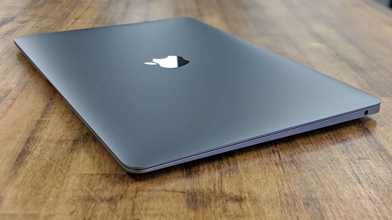 Apple Macbook Air (2018) Review 2
