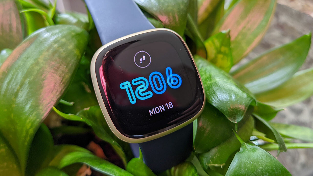 Fitbit Versa 3 Smartwatch Review 3