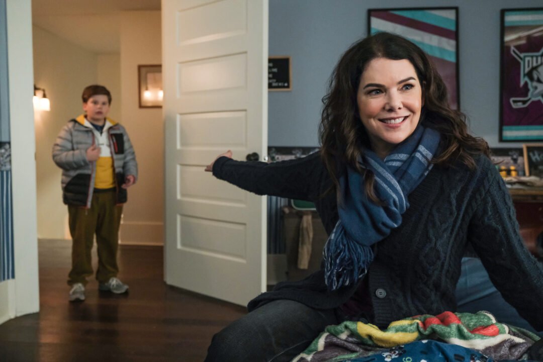The Mighty Ducks: Game Changers (2021) Review Nick - Maxwell Simkins And Alex - Lauren Graham, The Mighty Ducks: Game Changers