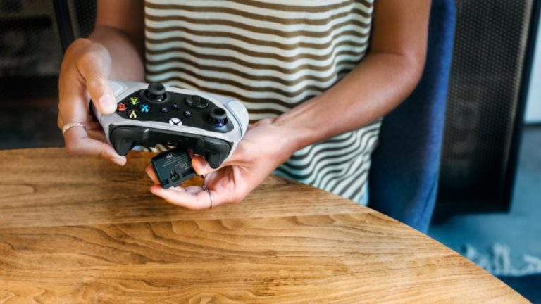 OtterBox Launches Industry-First Power Solution