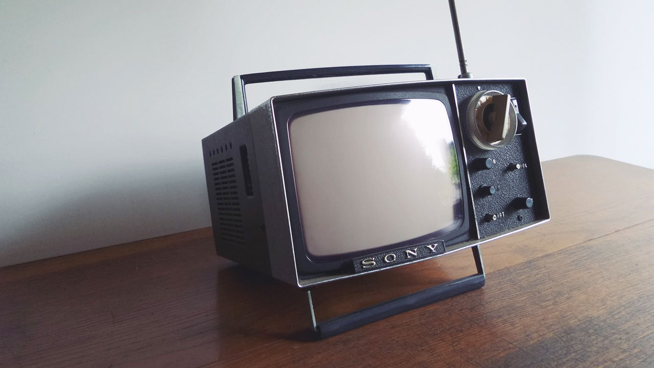 How To Find The Top Network TV Deals For Your Home 2