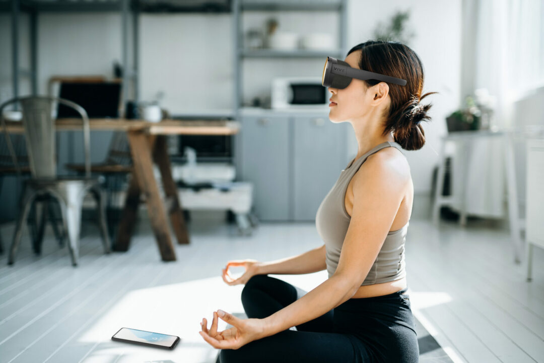 HTC Vive Flow Offers Escape in All-In-One VR 1