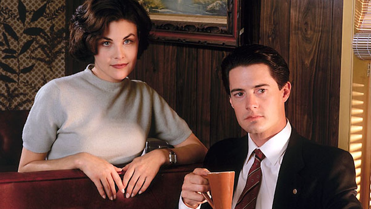 Twin Peaks: The Entire Mystery Review