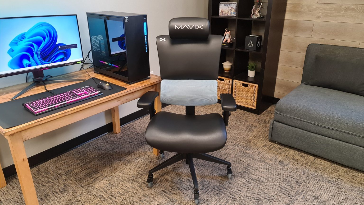 MAVIX M9 Gaming Chair Review CGMagazine