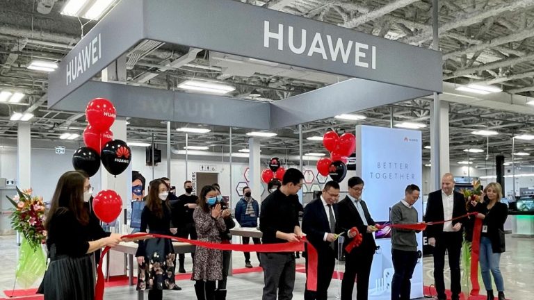 HUAWEI Opens First Retail Location In Toronto, With Huge Further Expansion Plans