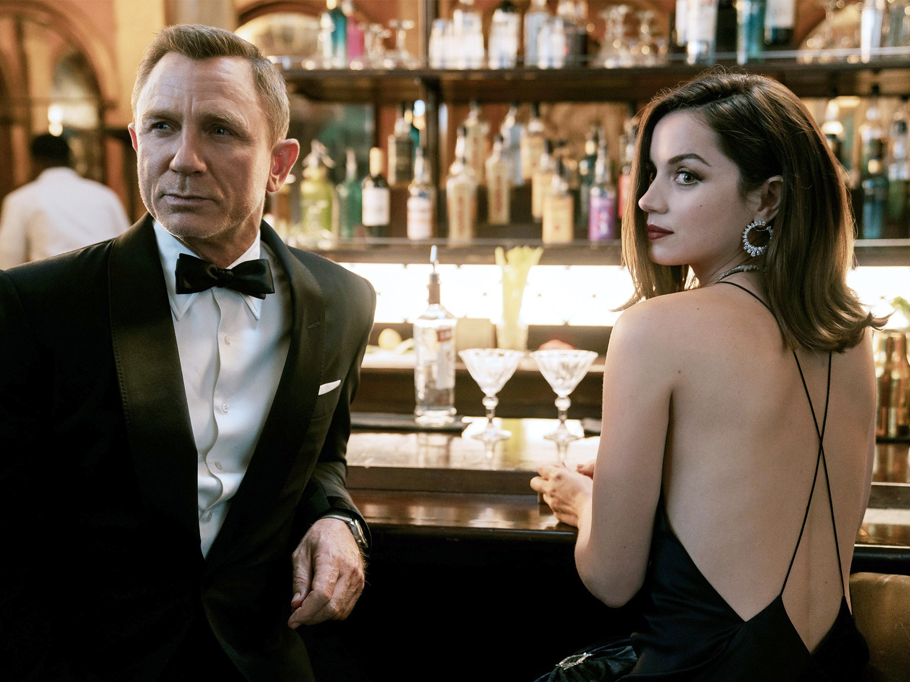 A Weary Daniel Craig Bids Farewell To James Bond In No Time To Die | Vanity  Fair