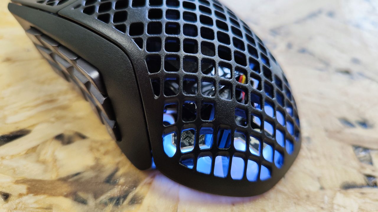 Steelseries Aerox 9 Wireless Gaming Mouse Review 4