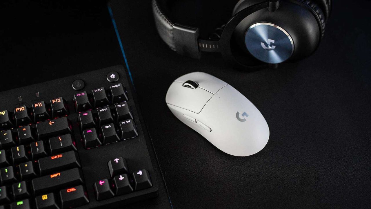 Logitech G Pro X Superlight Wireless Gaming Mouse Review Logitech G Pro X Superlight Wireless Gaming Mouse Review