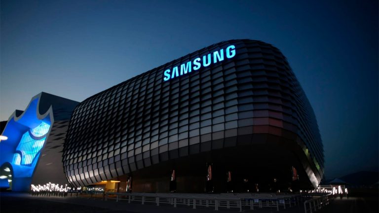 Samsung Plans to Cut 30 Million in Smartphone Production, Shutting Down LCD Panel Business