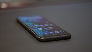 TCL 30 XE 5G Smartphone Review 3