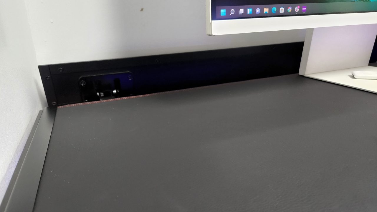 Secretlab MAGNUS Metal Desk Review