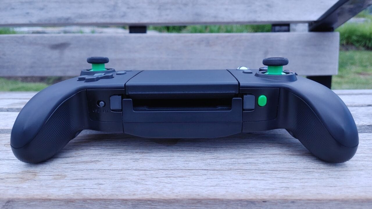 Powera Moga Xp7-X Plus Bluetooth Controller Review 6