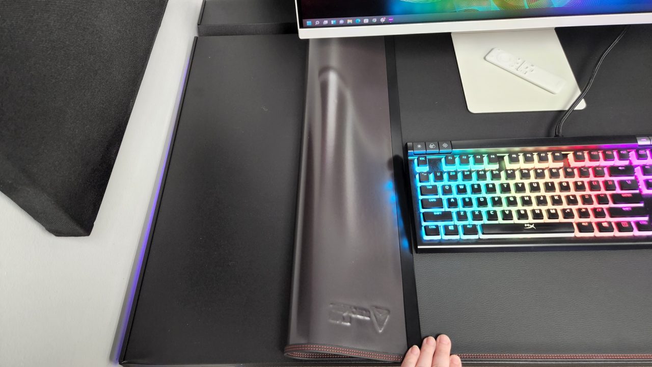 Secretlab MAGNUS Metal Desk Review 6