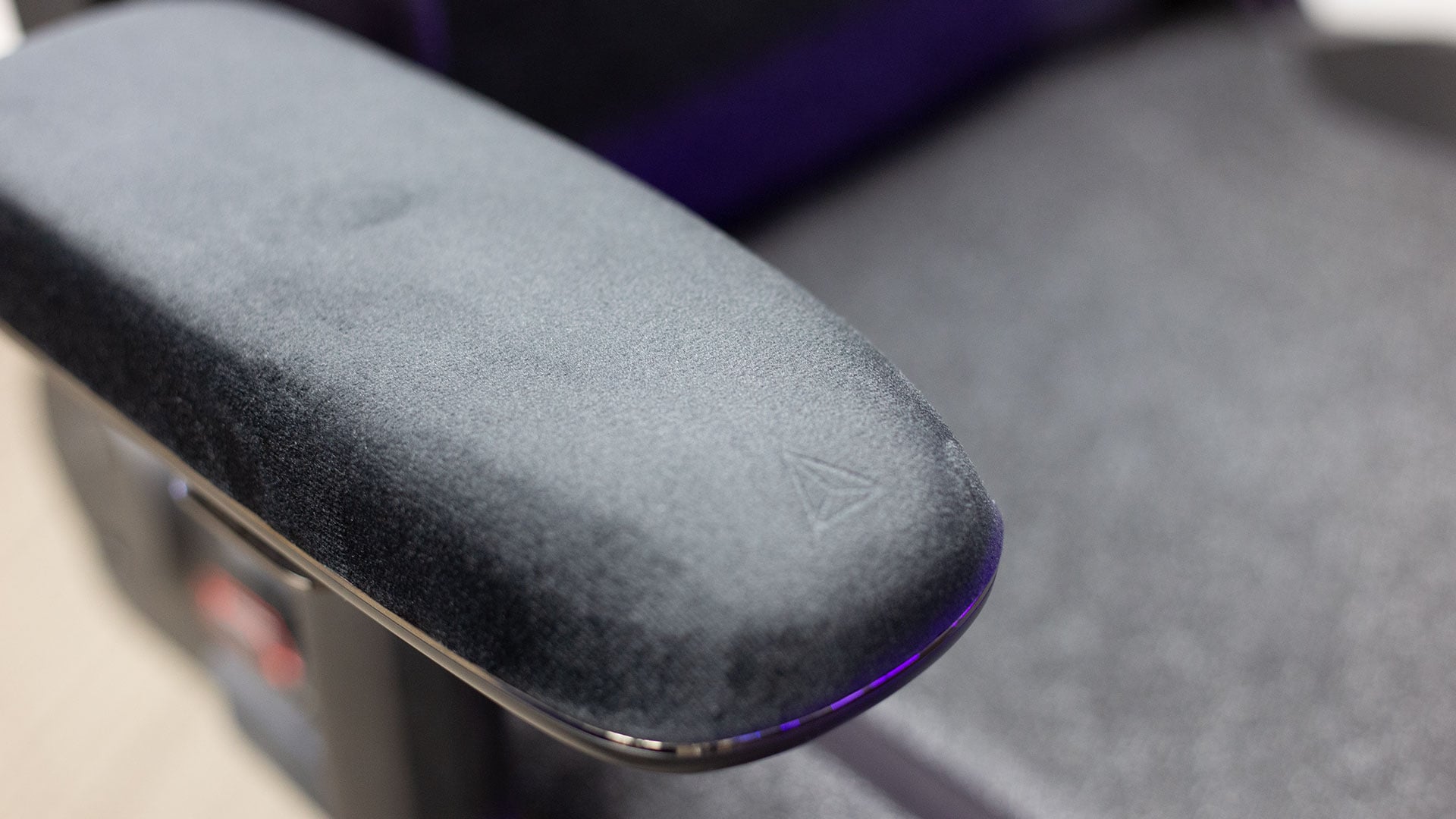 Secretlab PlushCell Memory Foam Armrest Review 2