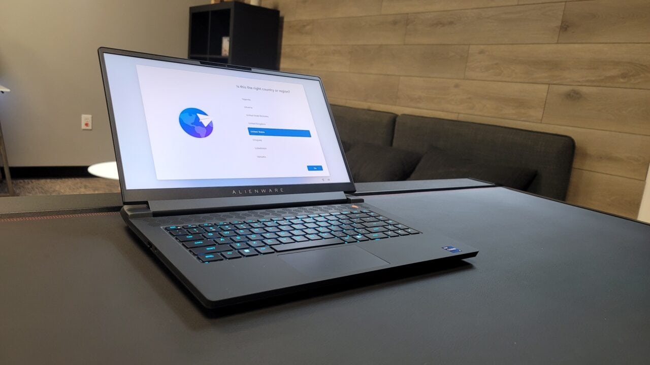 Alienware M15 R7 Gaming Laptop Review 3
