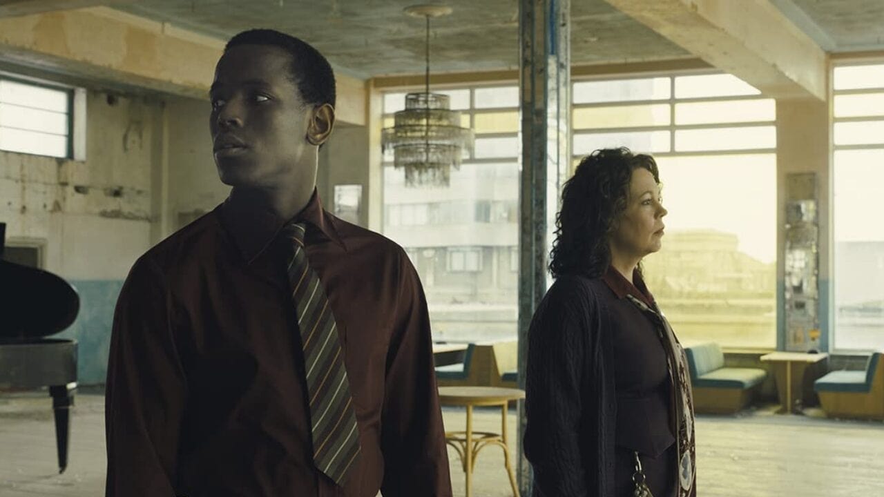 Empire of Light Review - TIFF 2022 4