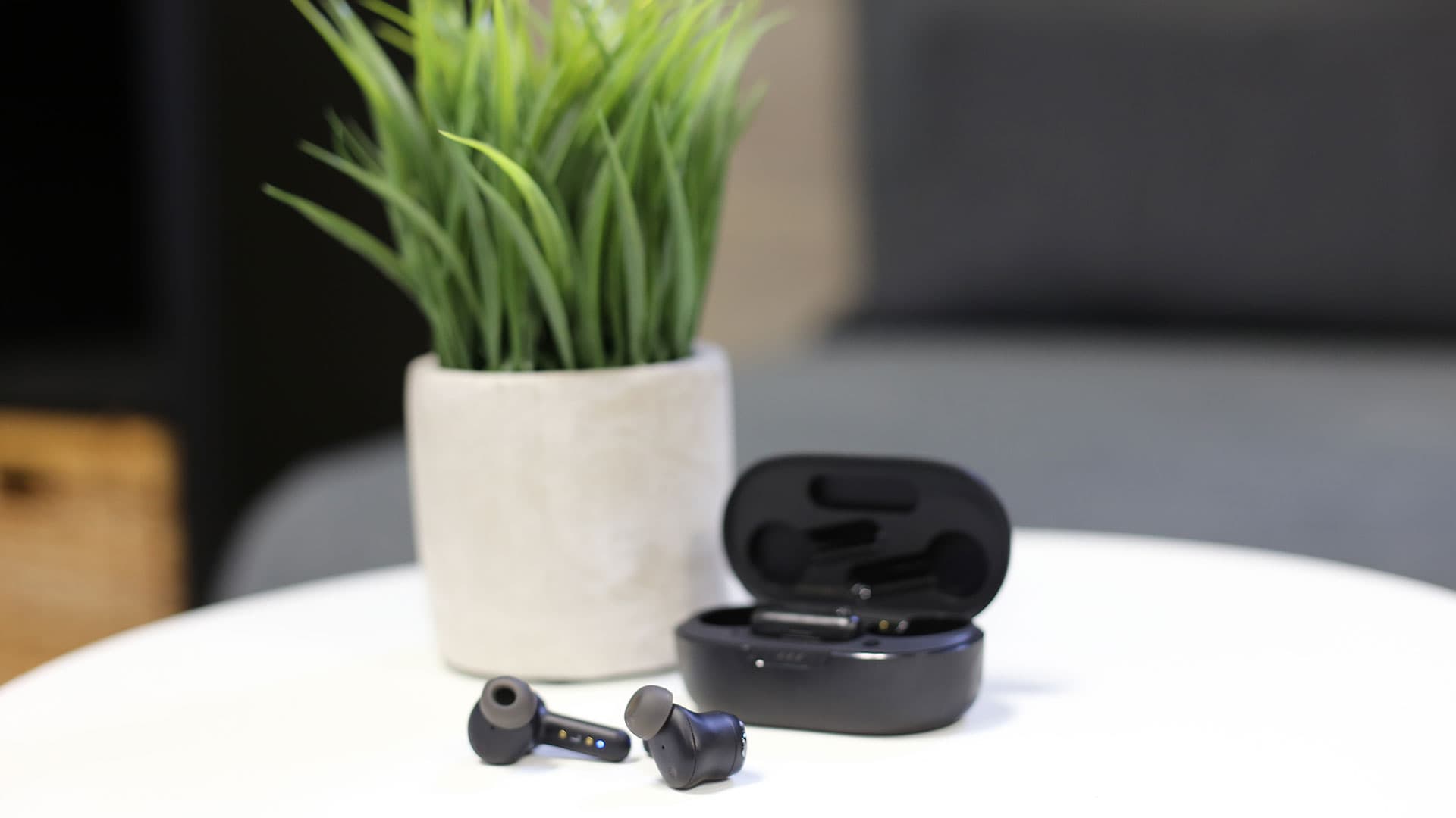 JBL Quantum TWS Earbuds Review 8