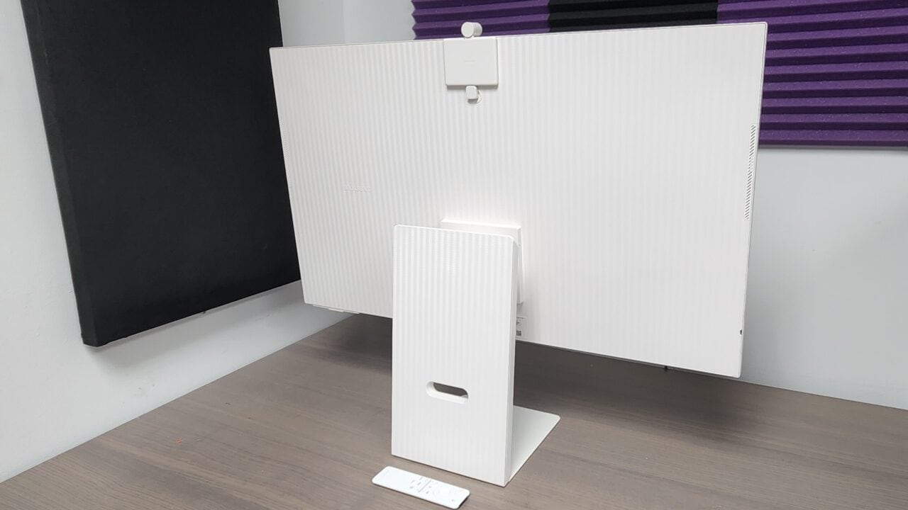 Samsung M8 Smart Monitor Review Samsung M8 Smart Monitor Review 1