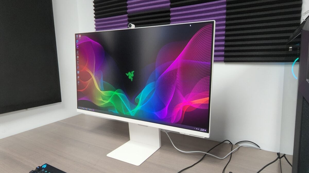 Samsung M8 Smart Monitor Review 6
