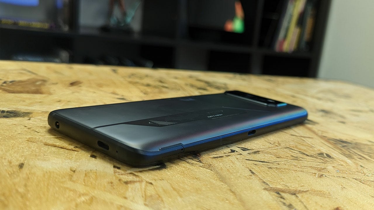 Asus-Rog-Phone-6-Batman-Edition-Review 545041