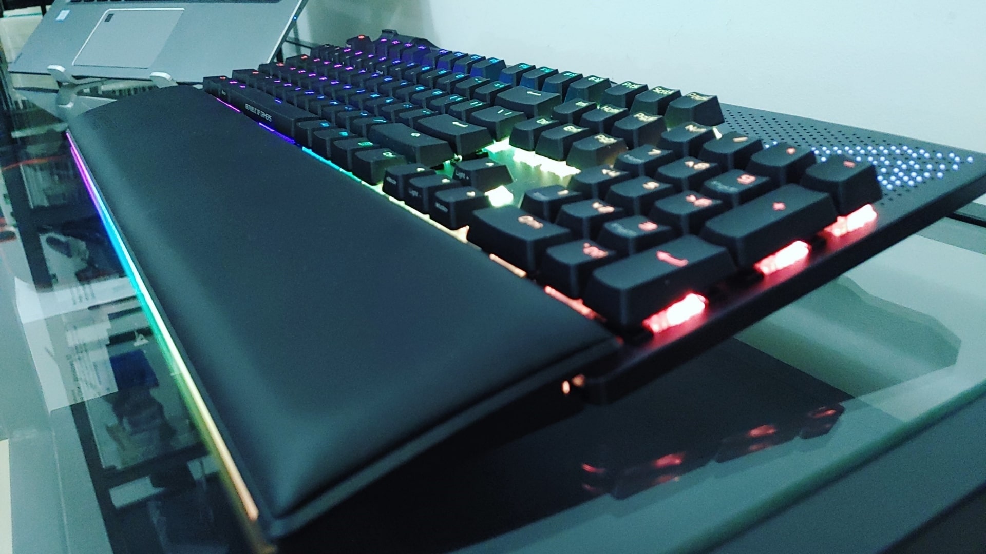 asus rog strix flare ii animate keyboard review 860631