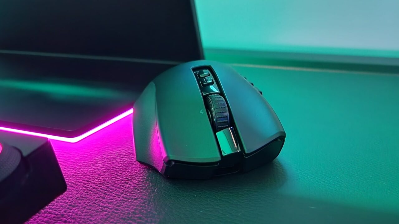 razer naga v2 pro wireless gaming mouse 933704