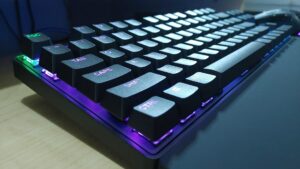 steelseries apex pro tkl wireless gaming keyboard review 074839