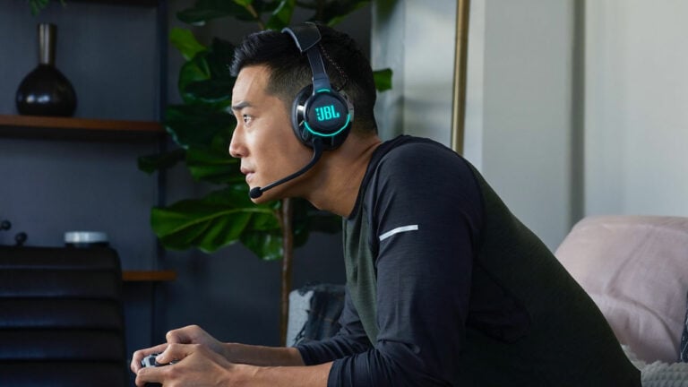 JBL Quantum 810 Wireless Gaming Headset Review