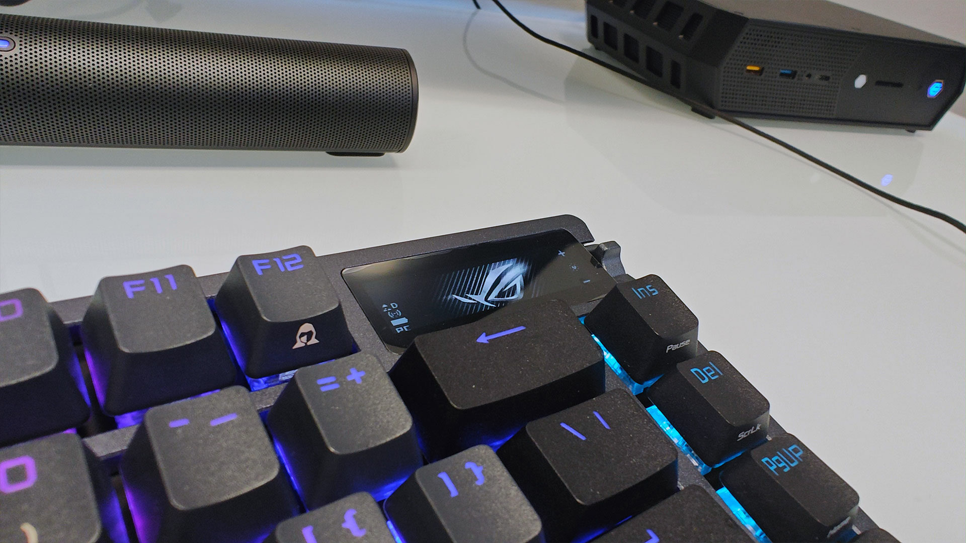 Asus Rog Azoth Gaming Keyboard Review 23021502 2
