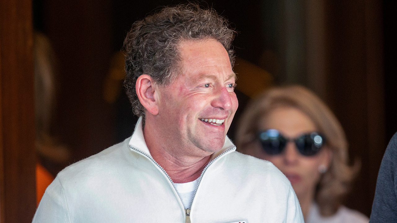 report bobby kotick to remain activision blizzard ceo if microsoft merger fails 23021002