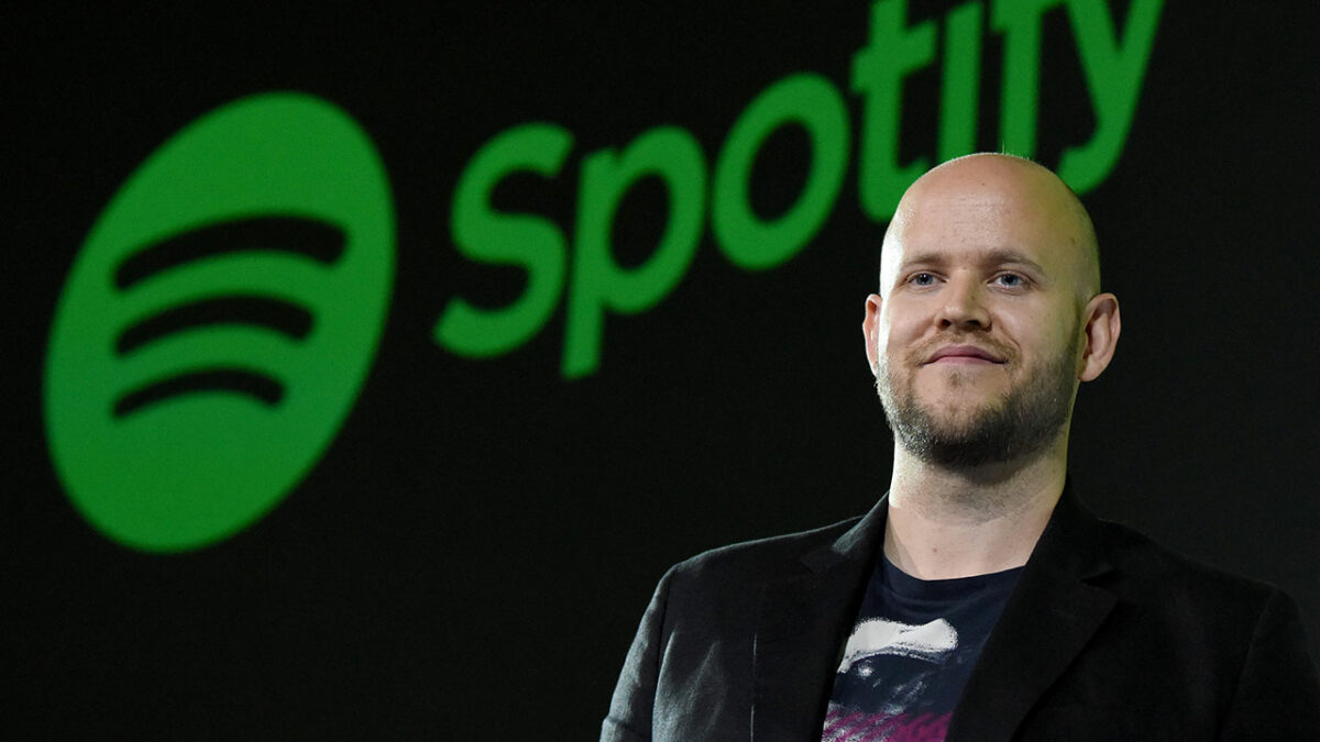 spotify spins a new dj feature that provides ai commentary amp personalized music 23022202 4