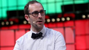 twitch ceo emmett shear resigns after 16 years 23031703 2